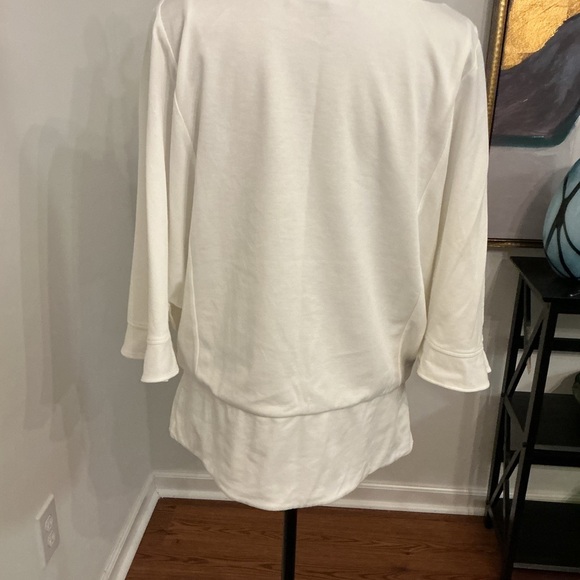 White House Black Market White Blouse - Picture 5 of 7